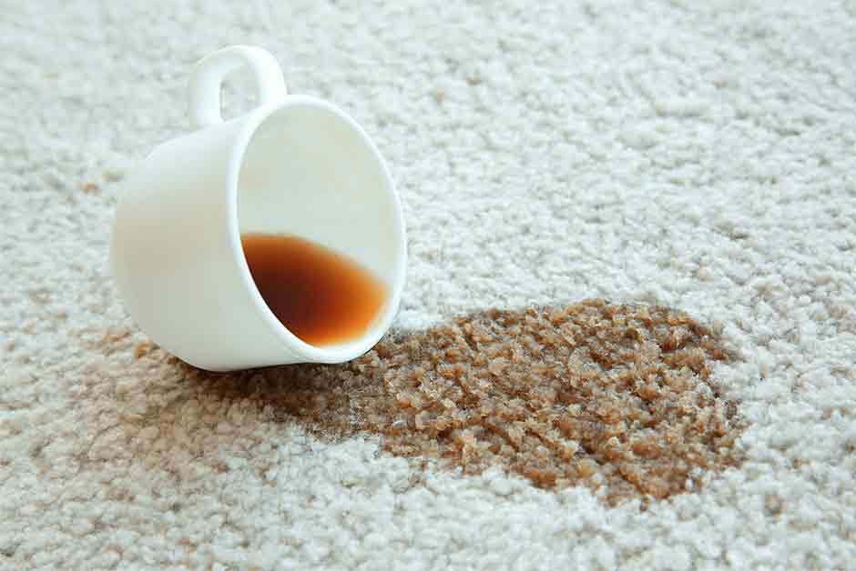 kaffeplet på tæppe