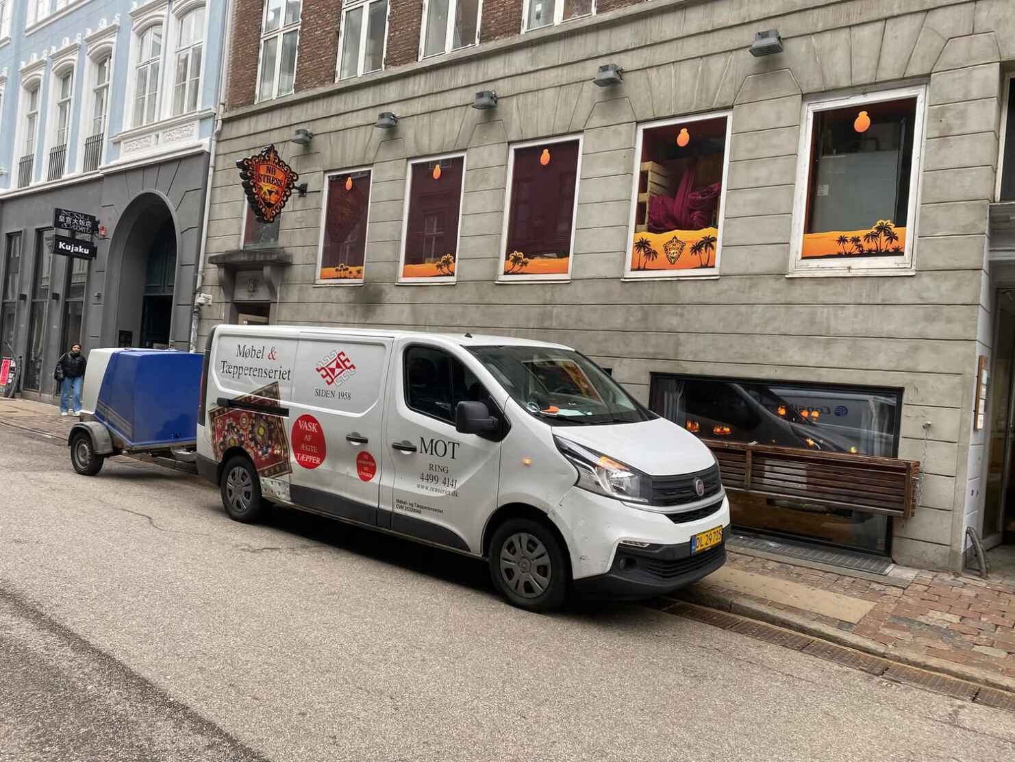 Klar til vask væg-til-væg tæppe